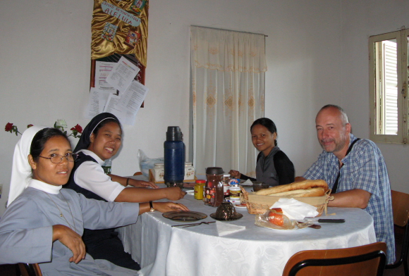 with the nuns in nzeto.JPG